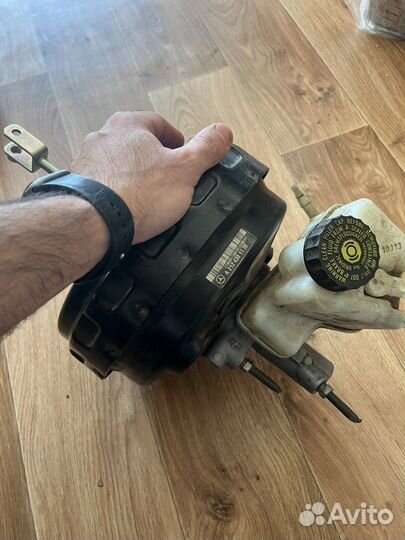 Вакум с главным цилиндром Мерседесс 212