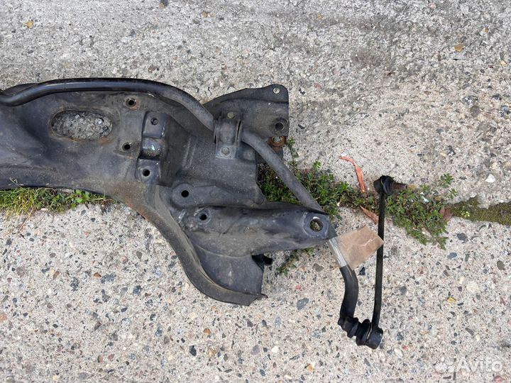 Подрамник под двс 4WD Honda Fit 2001-2007