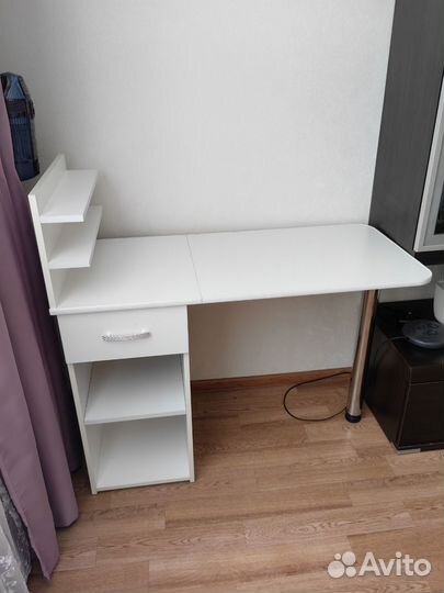 Маникюрный стол складной бу