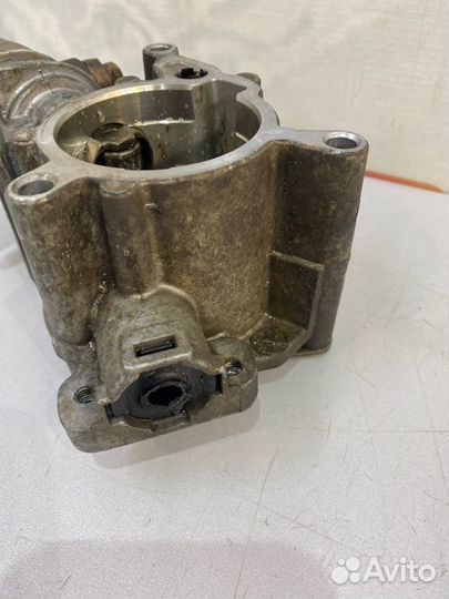 Вакуумный насос Audi Q3 8UB cczc 2012