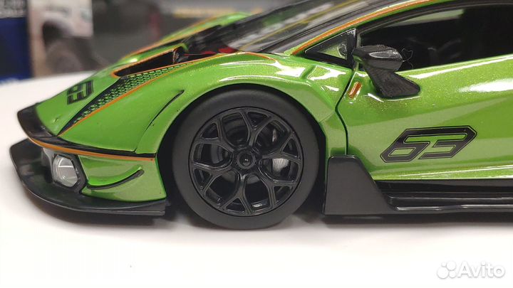Lamborghini Essenza SCV12 1:24 Bburago