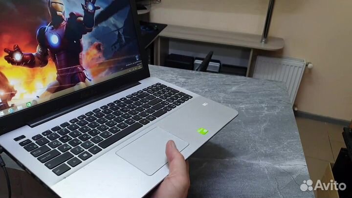 Ноутбук Asus (ssd 256 Гб, видео Nvidia на 2Гб )