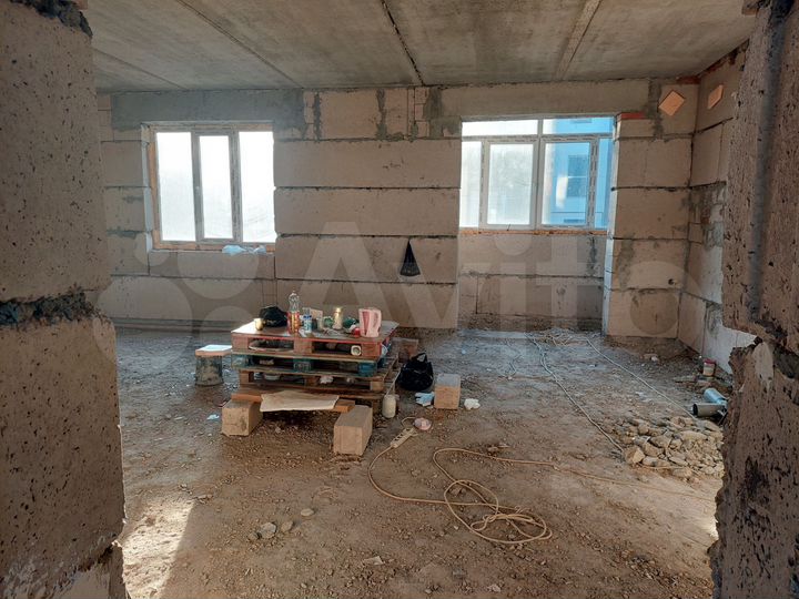3-к. квартира, 94 м², 1/3 эт.
