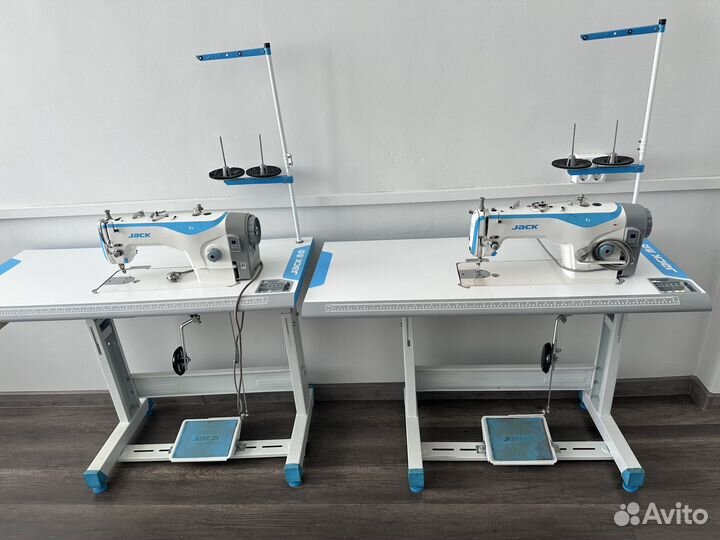 Прямострочная швейная машина Jack f4
