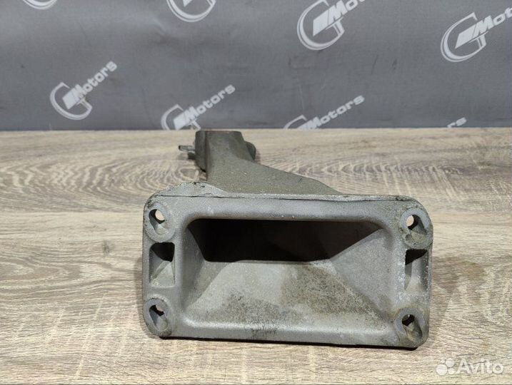 Кронштейн двигателя правый Bmw X5 E53 M54B30 2006