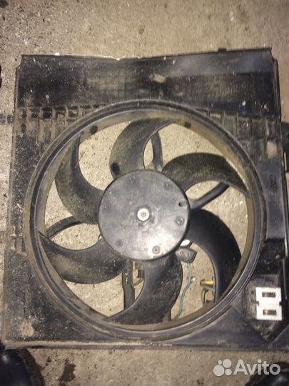 Вентилятор радиатора Peugeot 207