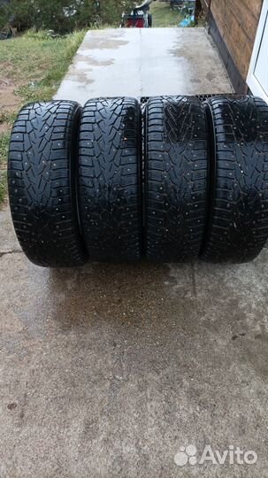 Nokian Tyres Hakkapeliitta 7 215/65 R16 T