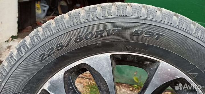 Колеса Hankook 225/60/17 зима, (4-й со сколом)