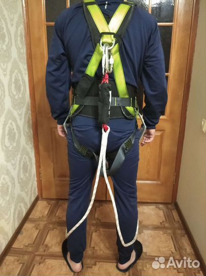 Страховочная привязь