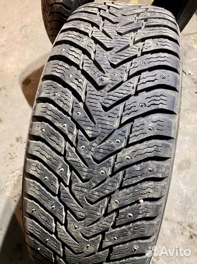 Nokian Tyres Hakkapeliitta 8 SUV 235/55 R20