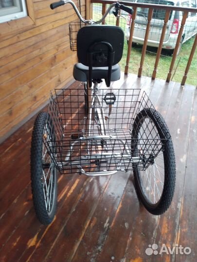 Велосипед взрослый трёхколёсный