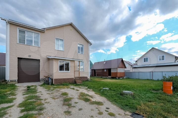 Коттедж 200 м² на участке 9 сот.