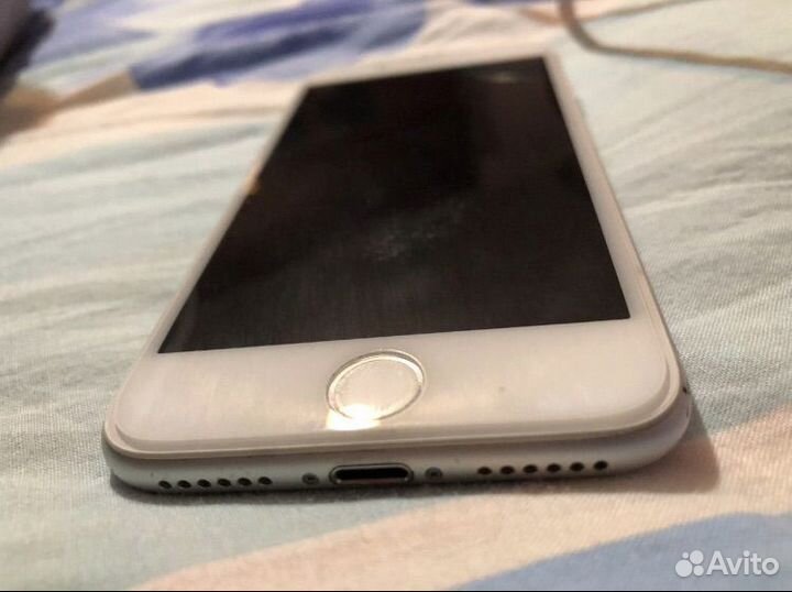 Телефон iPhone 7