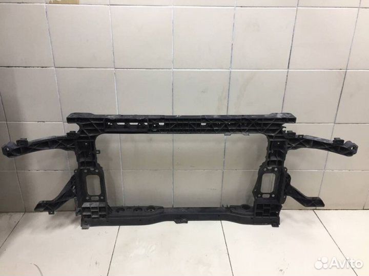 Панель передний Hyundai Santa Fe 4