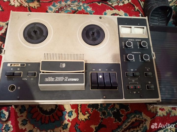 Катушечный магнитофон