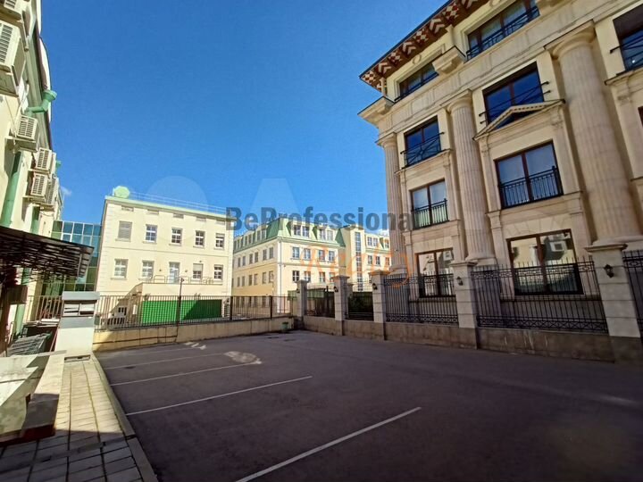 Особняк 1000 кв.м. с парковкой на Полянке