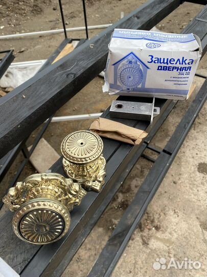 Дверные ручки защелки