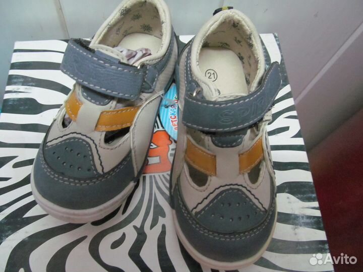 Туфли новые спортивные