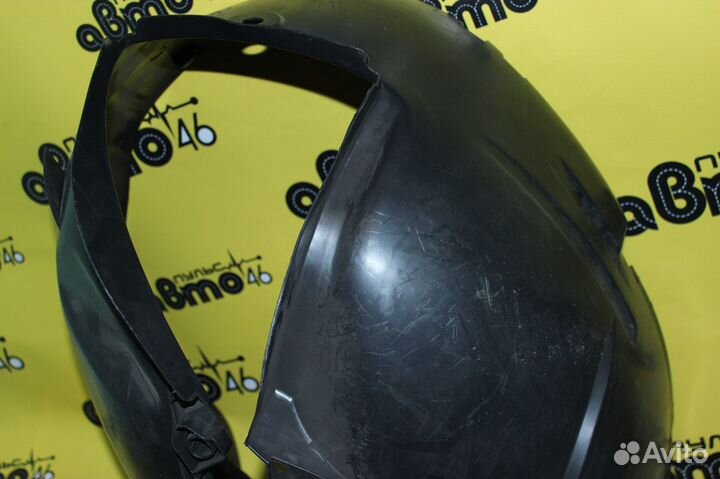 Подкрылок передний локер Рено Сандеро 1