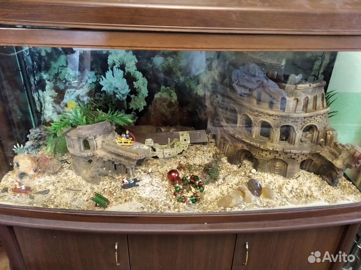 Аквариум с фильтром, светом и декором