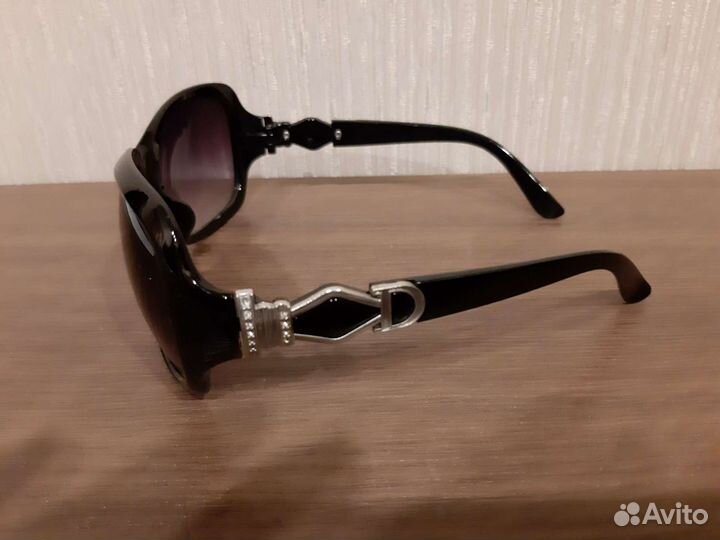 Солнцезащитные очки женские