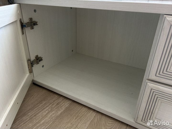 Тумба под телевизор