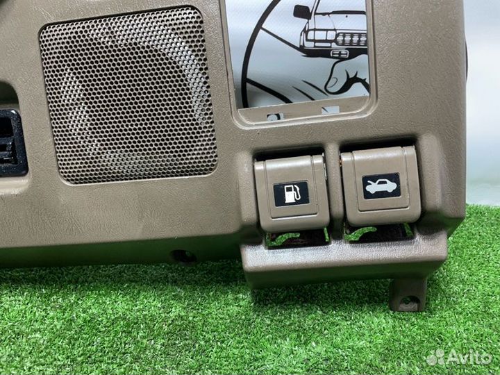 Консоль под рулевой колонкой Toyota Land Cruiser