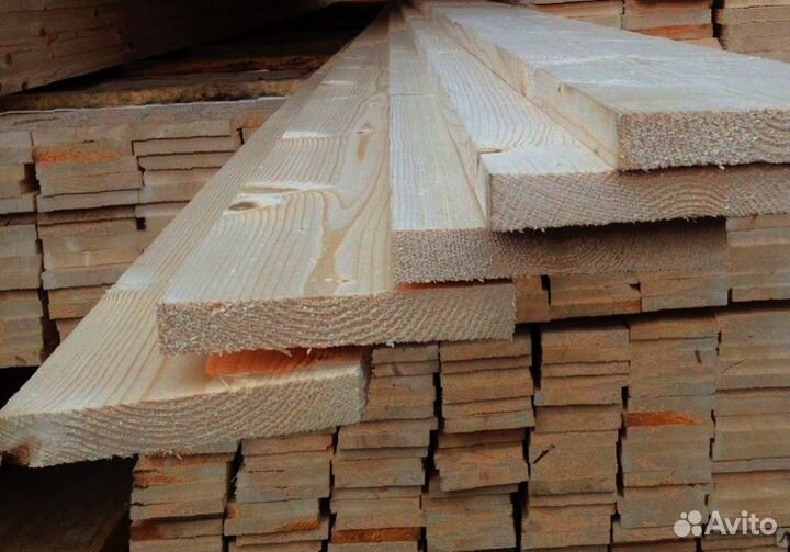 Прочные доски из сосны, надежное решение для строительства
