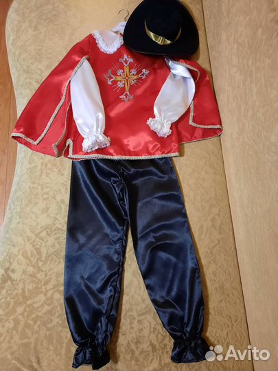 Новогодний костюм мушкетера