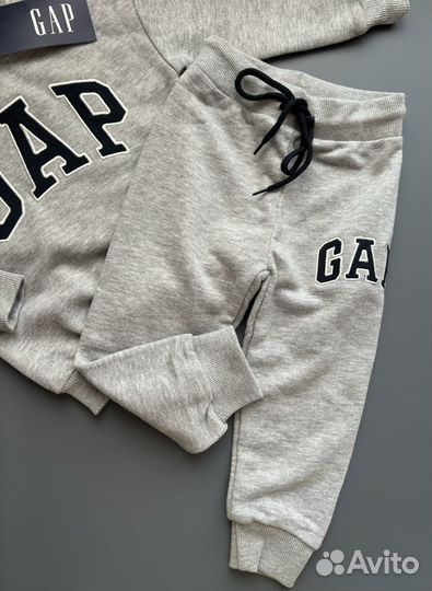 Костюм GAP новый 110