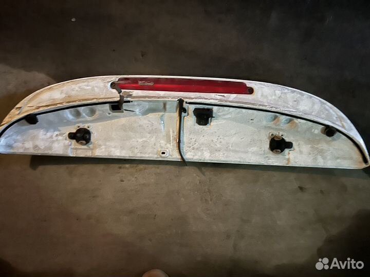 Продаю спойлер