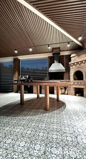 Стол из дерева