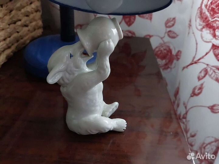 Медвежонок С крынкой. сысерть. фарфор. СССР