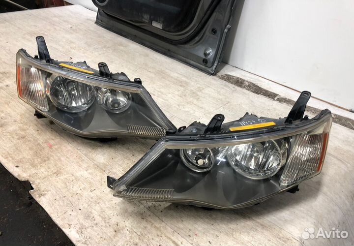 Фара Mitsubishi Outlander Xl