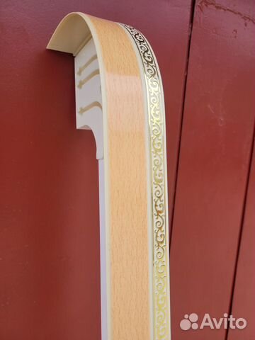 Карниз потолочный закруглённый 3-х рядный новый