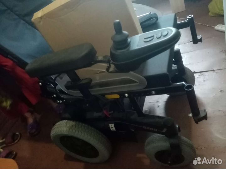 Инвалидная коляска с электроприводом
