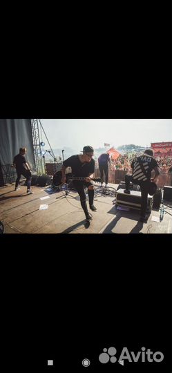 Преподаватель по игре на гитаре