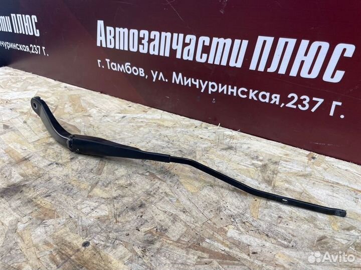 Поводок дворника передний левый Renault Sandero