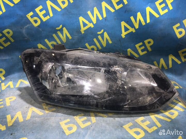 Правая фара Volkswagen Polo sed RUS