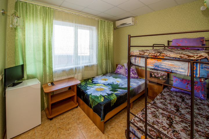 Комната 18 м² в > 9-к., 2/2 эт.