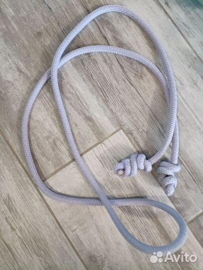 Гимнастическая скакалка