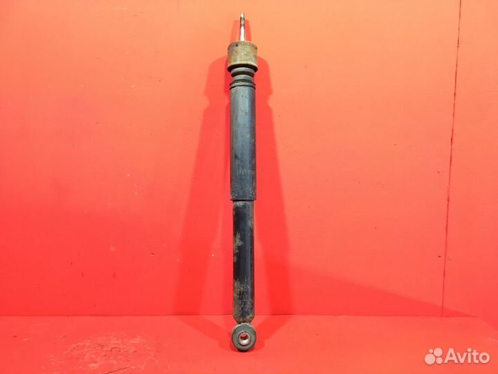 Амортизатор задний Nissan Note E11 хетчбэк CR14DE