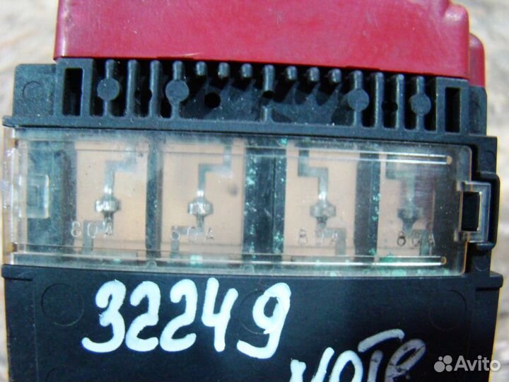 Nissan Note E11 Блок предохранителей на клемму