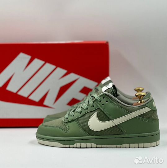 Кроссовки женские Nike SB Dunk Low