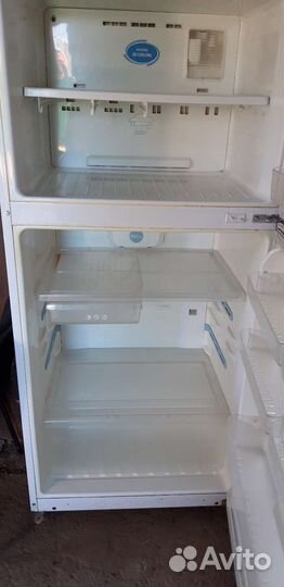 Холодильник део в хорошем состояние 20т торг