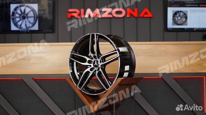 Литой диск в стиле Mercedes R19 5x112