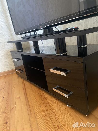 Тумба под телевизор