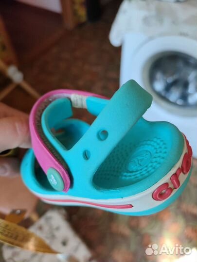 Сандали crocs