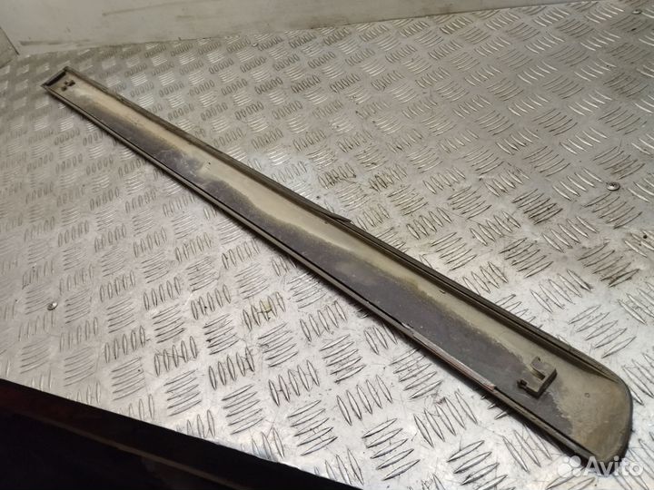 Молдинг передний правый Nissan x-trail t30