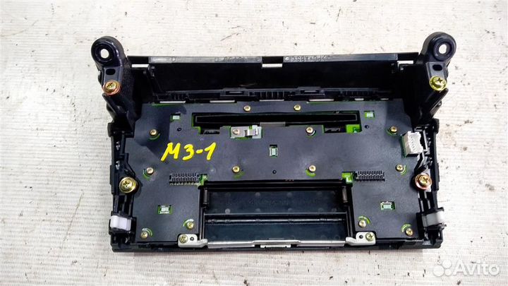 Панель магнитолы Mazda 3 BK 02-09г